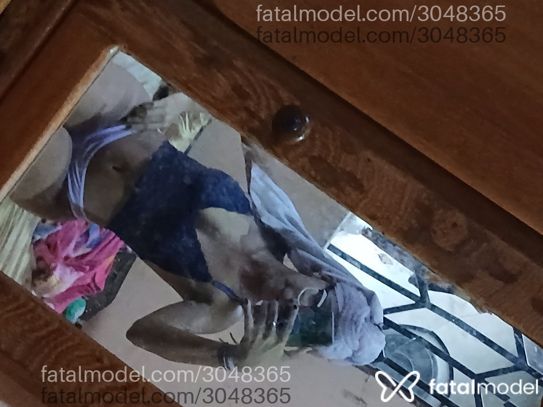 Acompanhante mulher morena (o) de olhos cinza - Morena