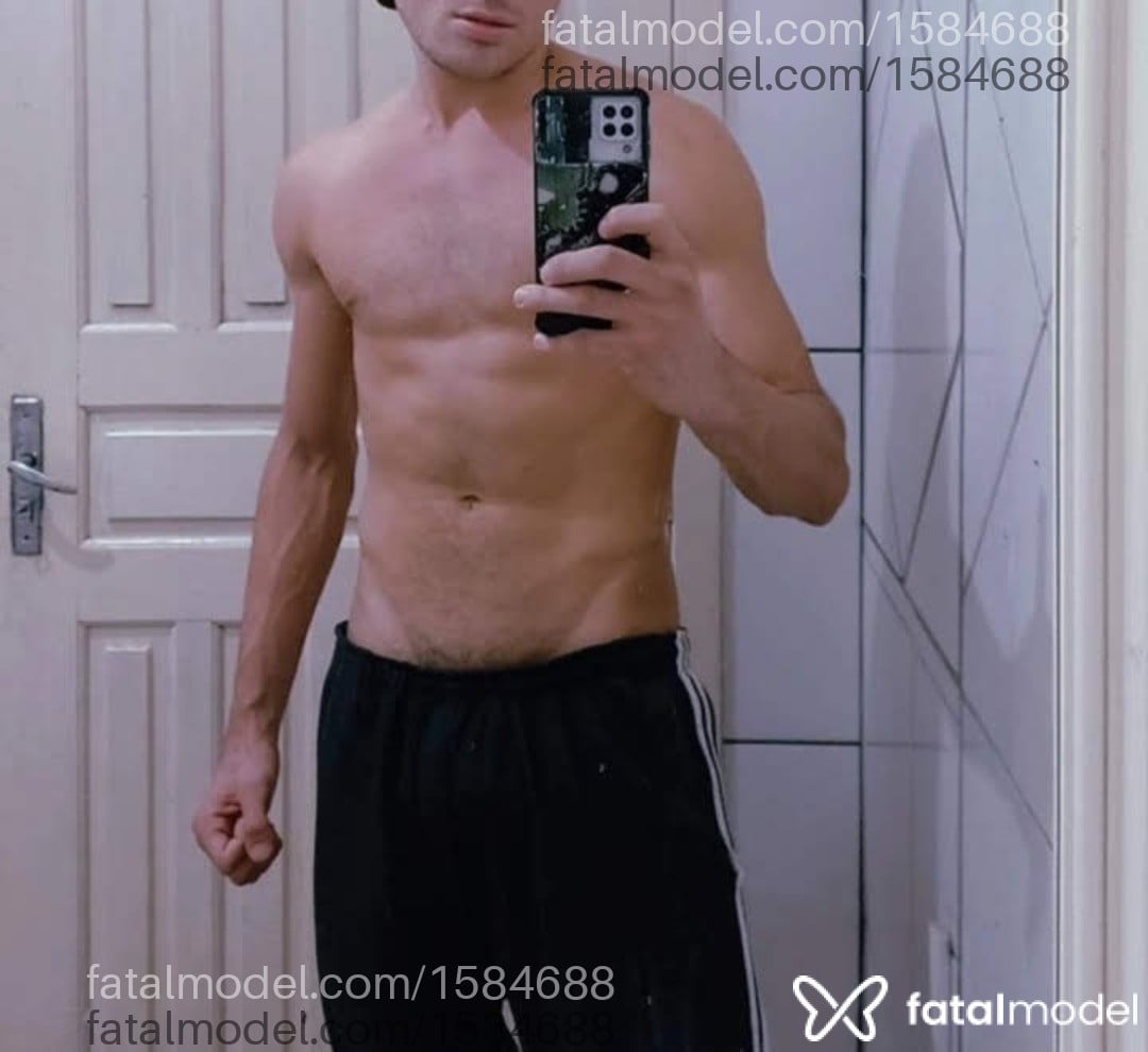 Acompanhante homem morena (o) de olhos castanhos - Ferraz