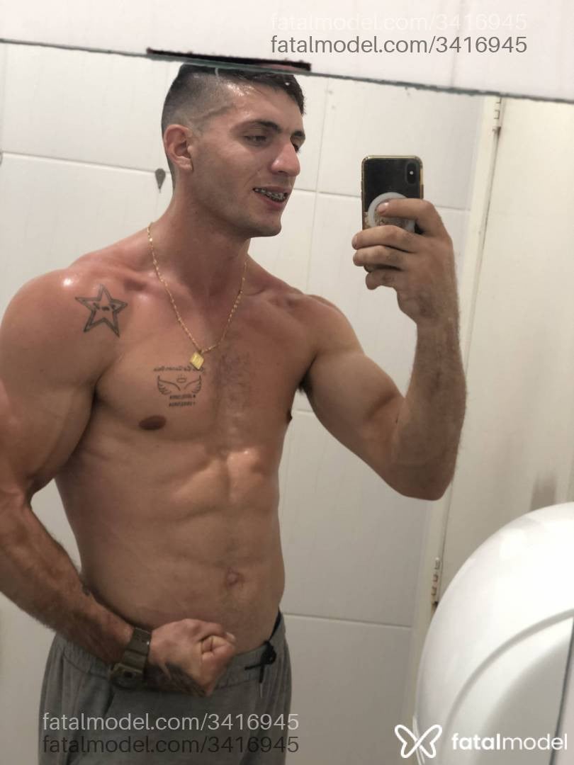 Acompanhante homem com cabelo castanho de olhos verdes em Florianópolis - Alemao