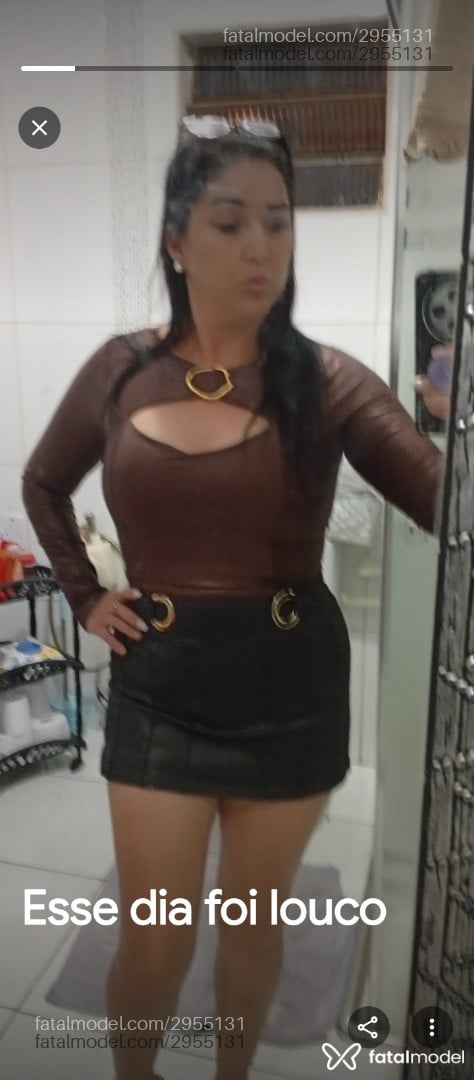 Acompanhante mulher com cabelo castanho de olhos verdes - Sabrina Oliver
