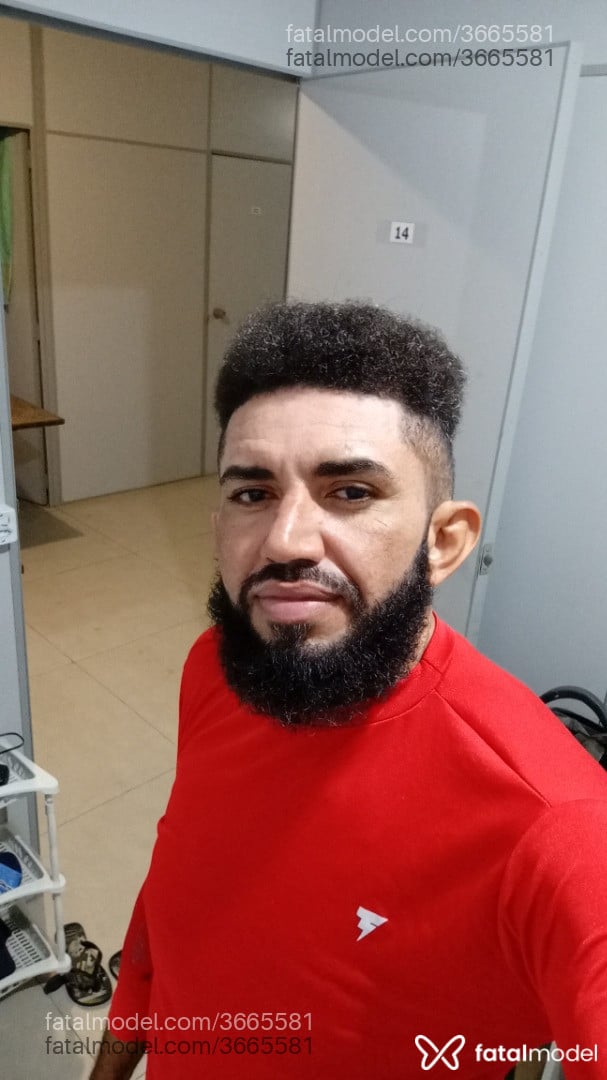 Acompanhante homem morena (o) de olhos pretos - Gerverton