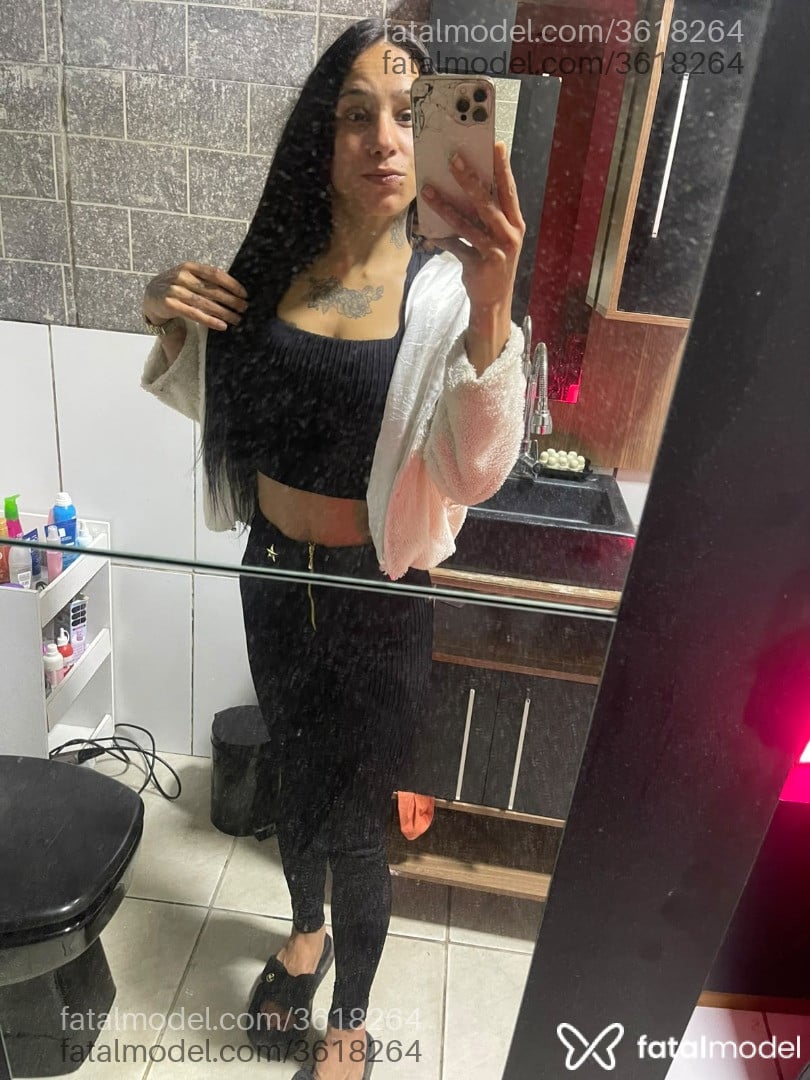 Acompanhante mulher com cabelo castanho de olhos castanhos - Bianca Monteiro