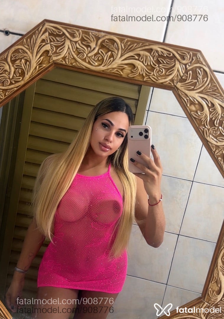 Acompanhante mulher trans loira (o) de olhos castanhos - Blondie