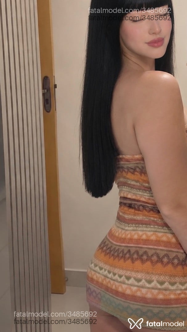 Acompanhante mulher morena (o) de olhos pretos - Emih