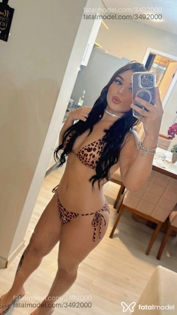 Acompanhante mulher morena (o) de olhos mel - Viviane