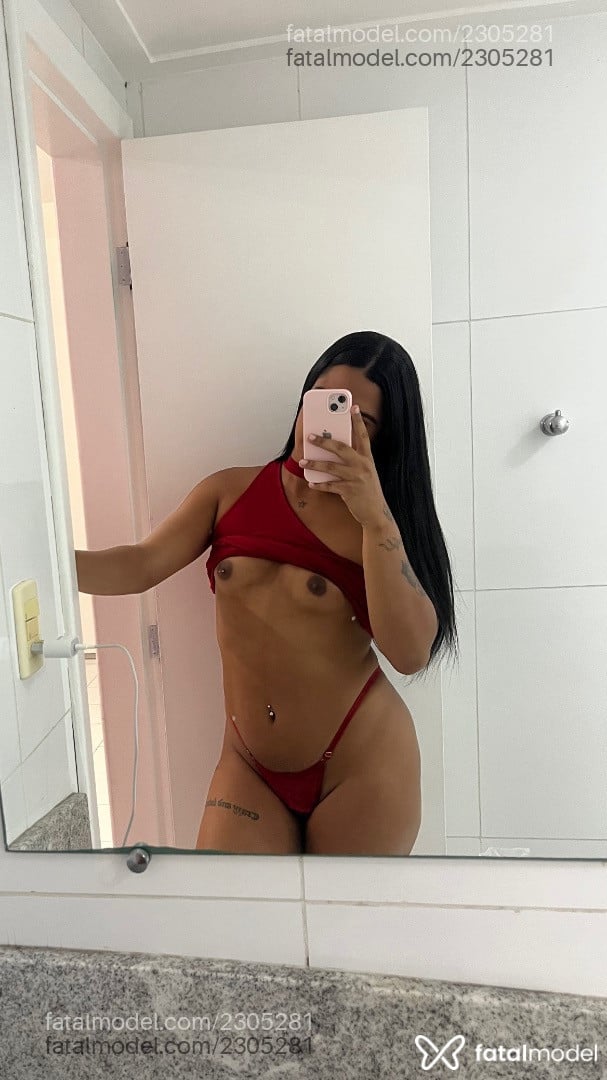 Acompanhante mulher trans morena (o) de olhos pretos - Cecília Brandao