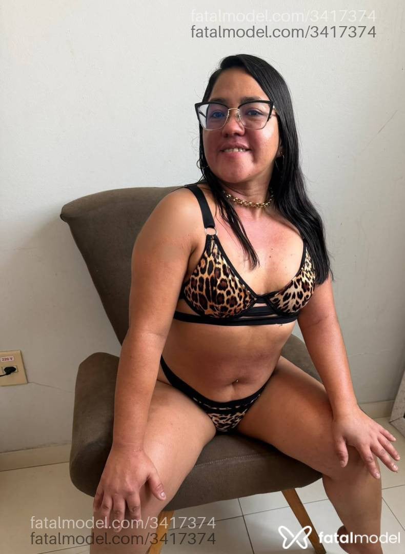 Acompanhante mulher morena (o) de olhos pretos - Luna