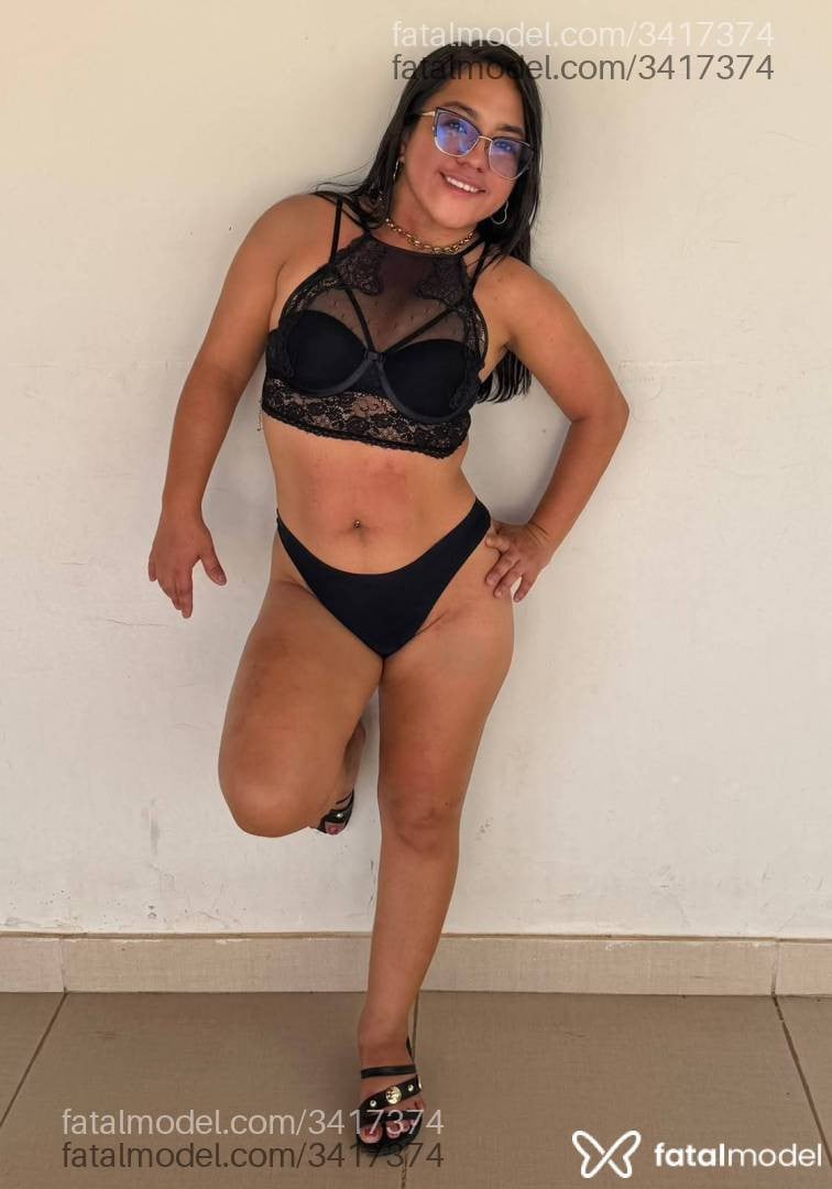 Acompanhante mulher morena (o) de olhos pretos - Luna