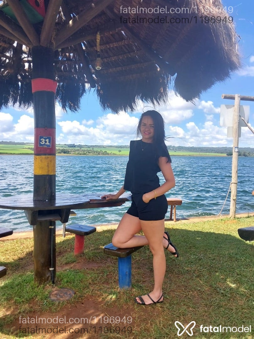 Acompanhante mulher loira (o) de olhos azuis - YSA MODELLO