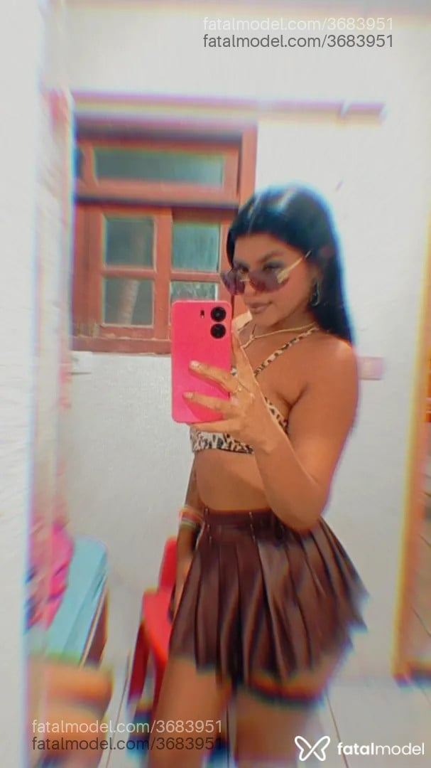 Acompanhante mulher morena (o) de olhos castanhos - Dudda