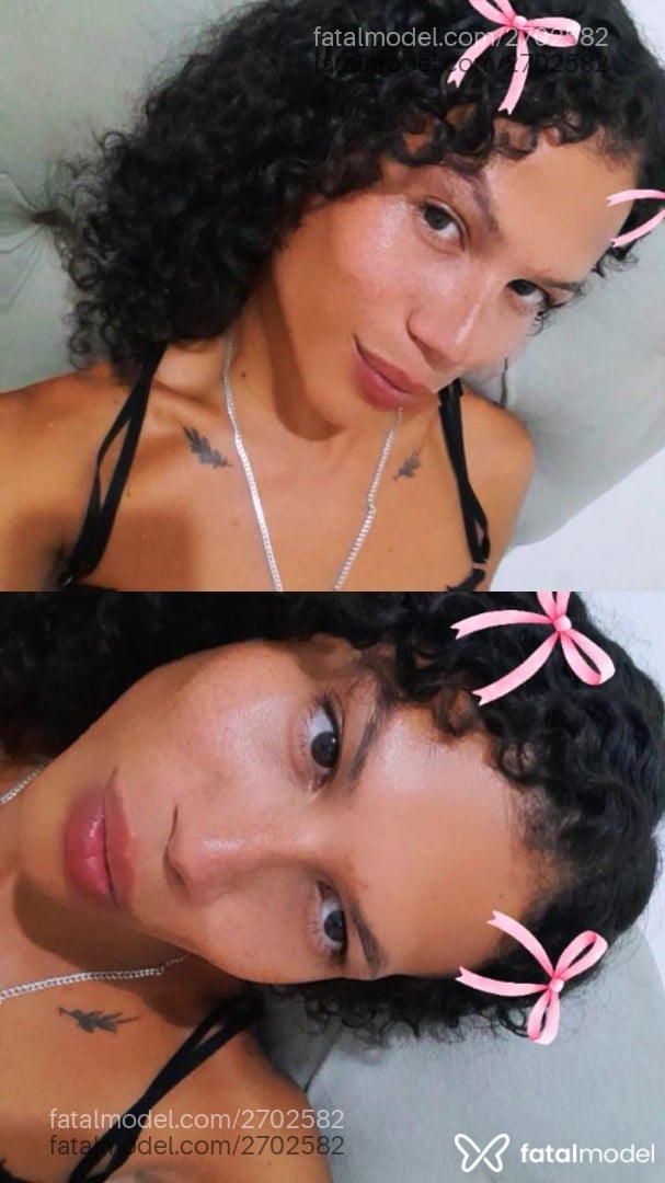 Acompanhante mulher trans com cabelo castanho de olhos castanhos - Manuzinha