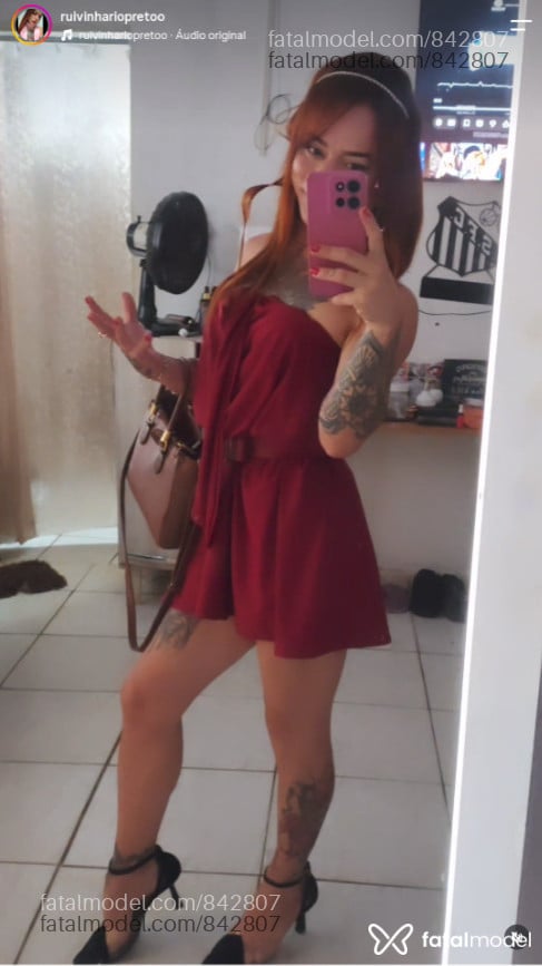 Acompanhante travesti ruiva (o) de olhos castanhos - Danii