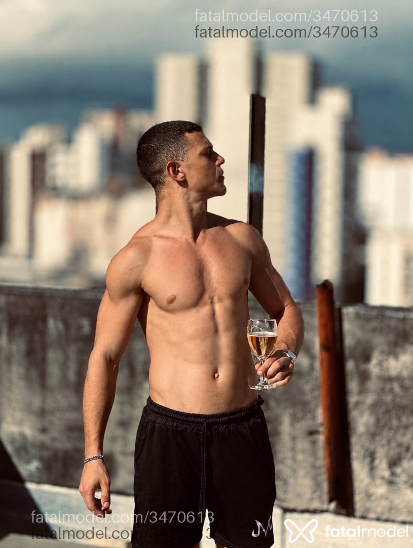 Acompanhante homem morena (o) de olhos mel - Chicopata