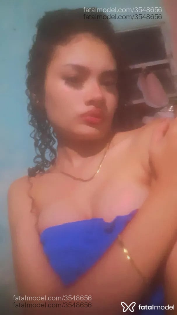 Acompanhante mulher com cabelo castanho de olhos castanhos - Morena