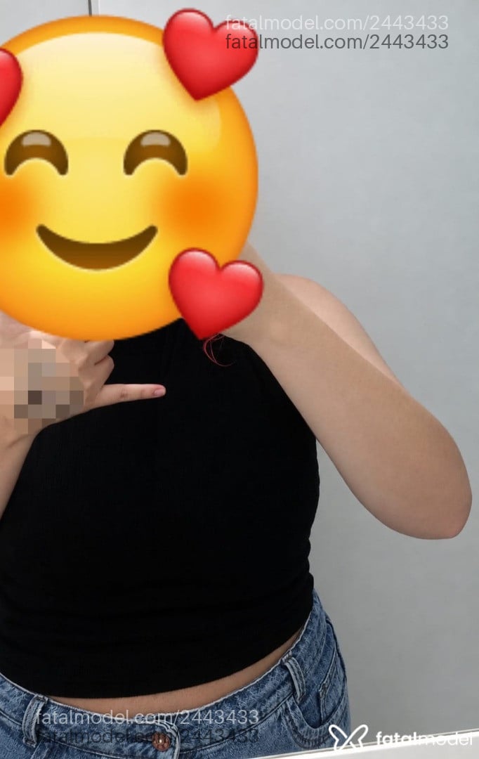 Acompanhante mulher com cabelo castanho de olhos castanhos - Mandinha