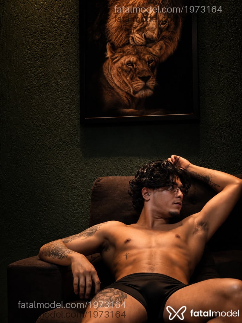 Acompanhante homem morena (o) de olhos castanhos - Lucas Brandão