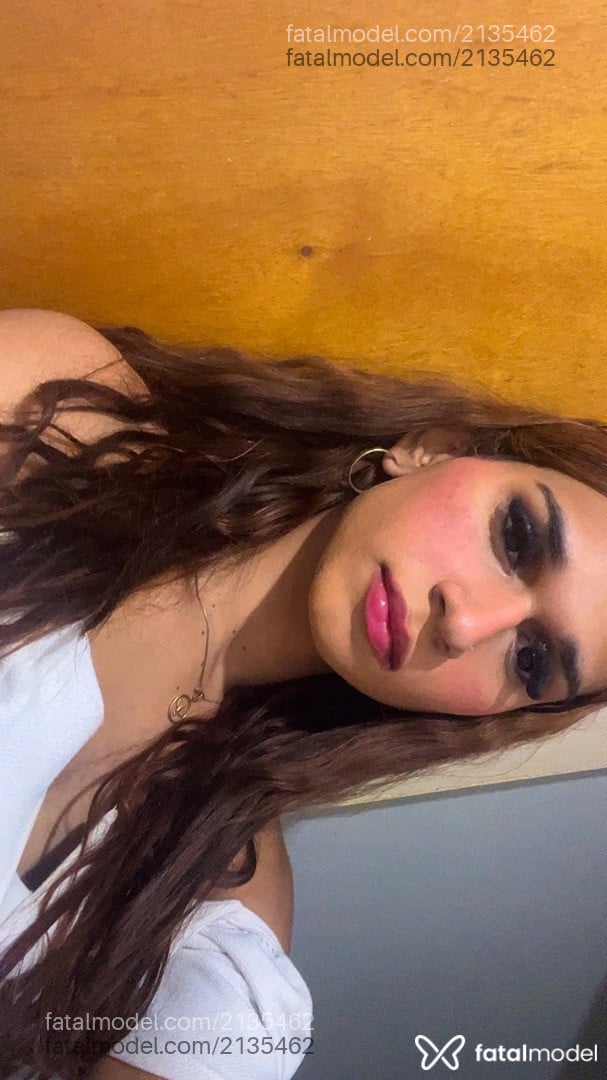 Acompanhante mulher trans ruiva (o) de olhos castanhos - Maria