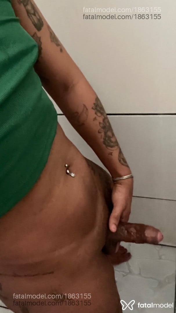 Acompanhante mulher trans com cabelo castanho de olhos castanhos - Bella