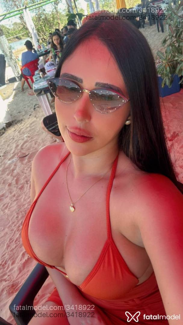 Acompanhante mulher com cabelo castanho de olhos castanhos - Rafaela