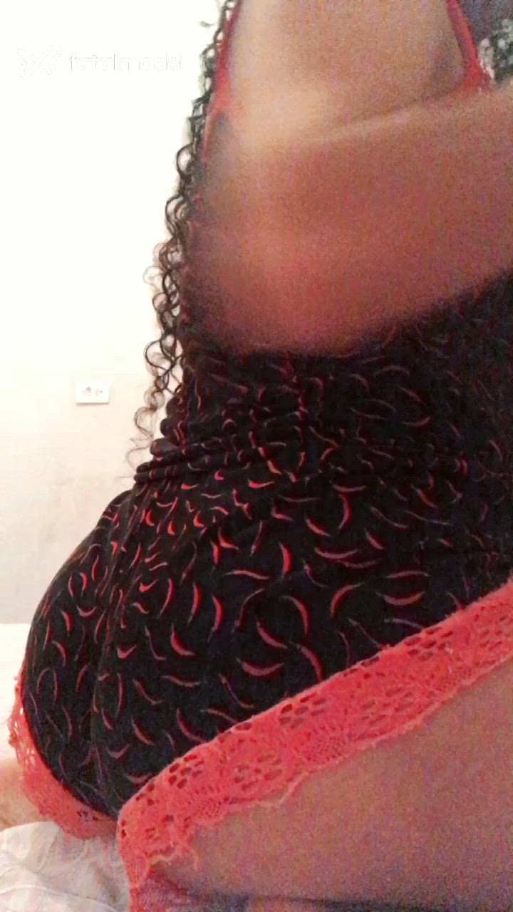 Acompanhante mulher morena (o) de olhos mel - Isabelly