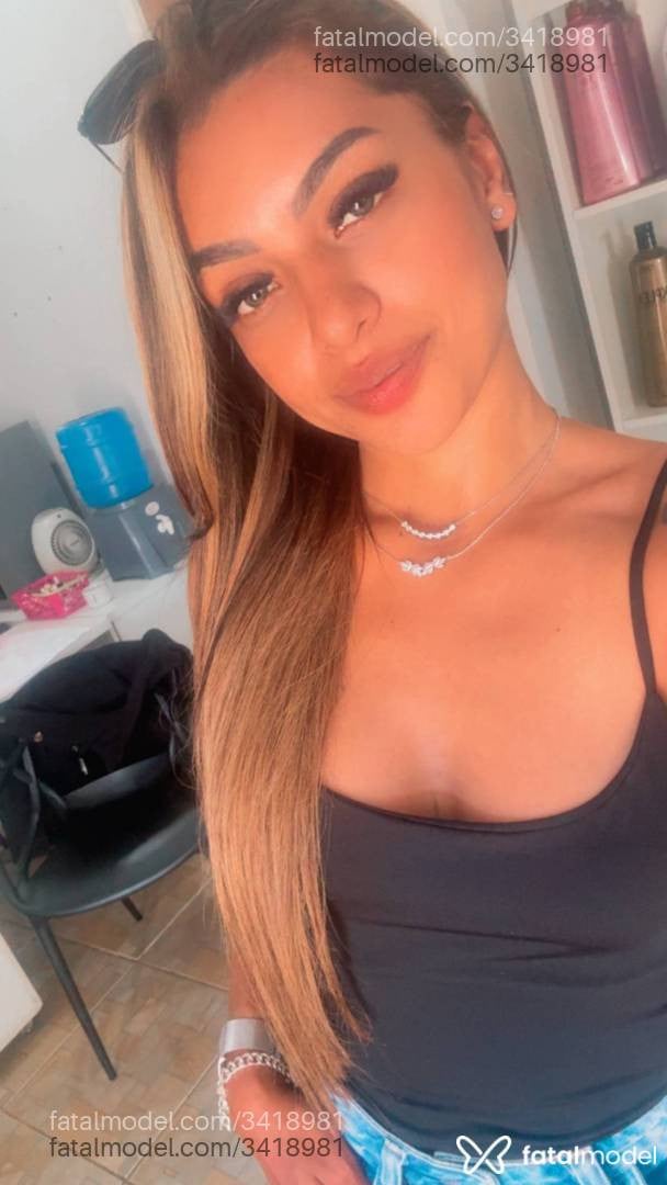 Acompanhante mulher morena (o) de olhos mel - Bella
