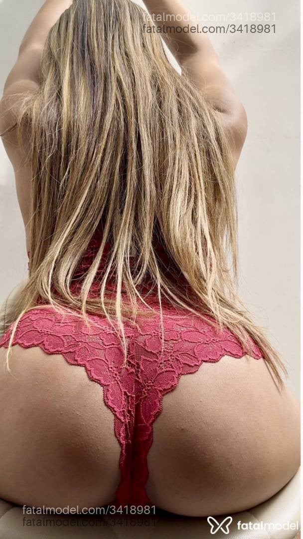 Acompanhante mulher morena (o) de olhos mel - Bella