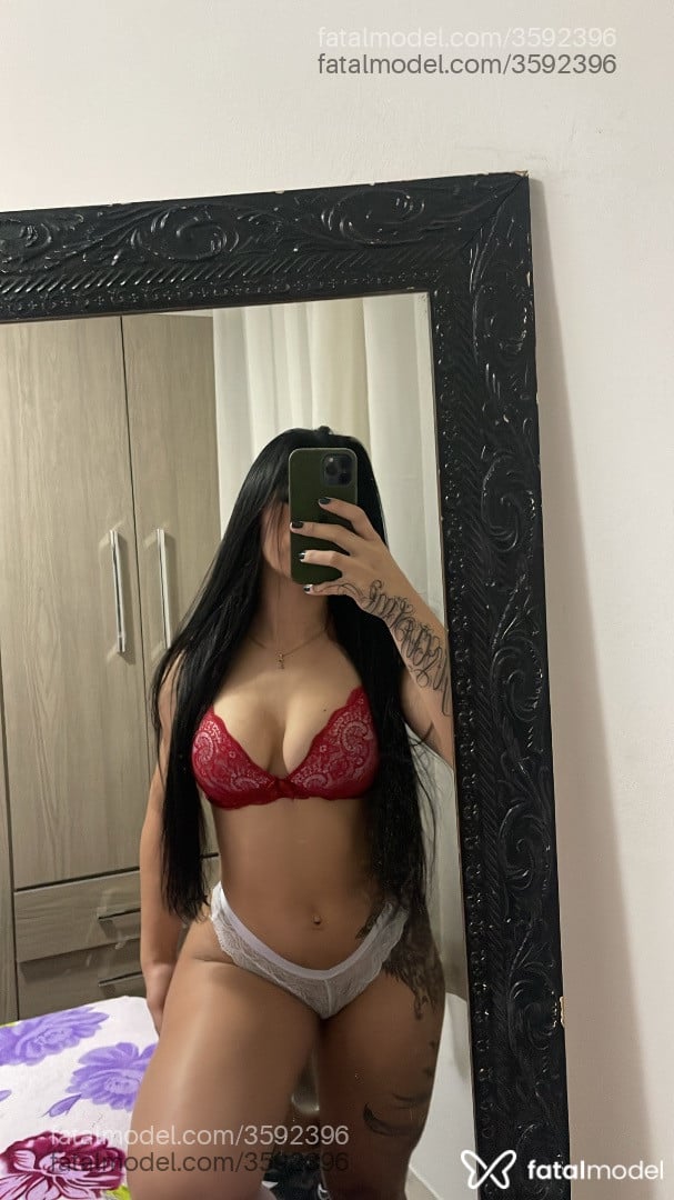 Acompanhante mulher morena (o) de olhos castanhos - Nobre