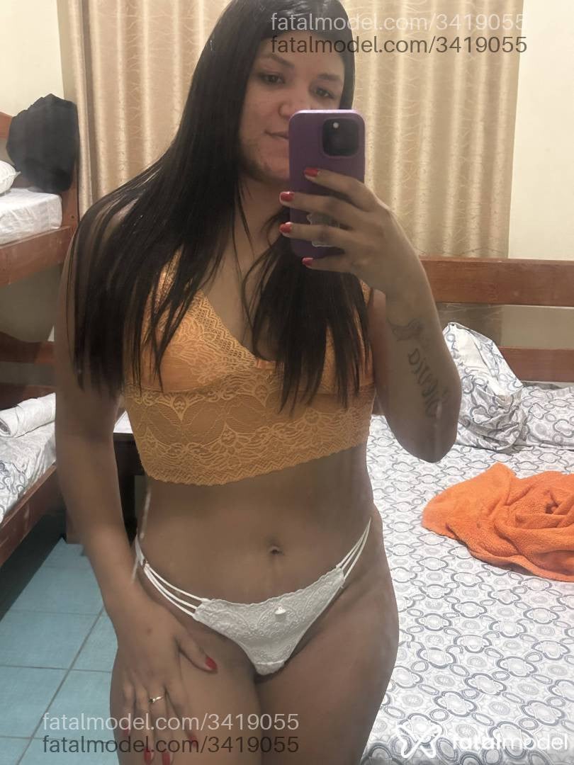 Acompanhante mulher morena (o) de olhos pretos - Ayumi Marina