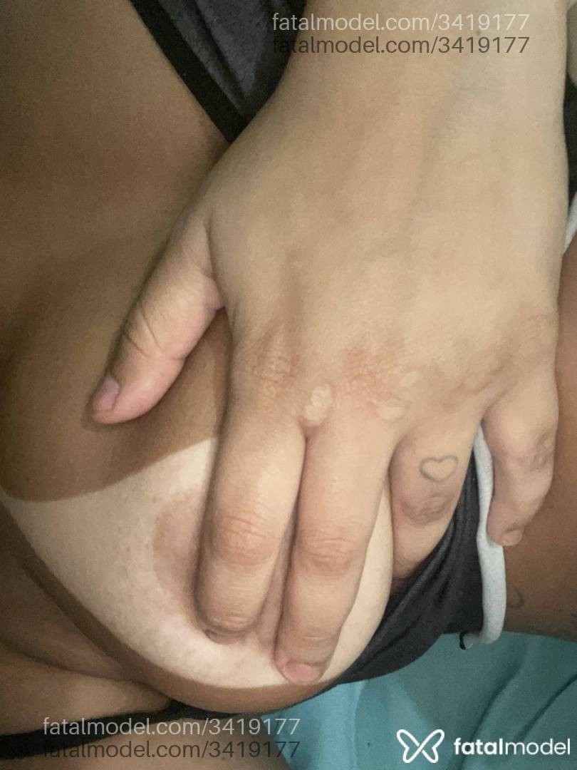 Acompanhante mulher com cabelo castanho de olhos verdes em Macaé - Polly