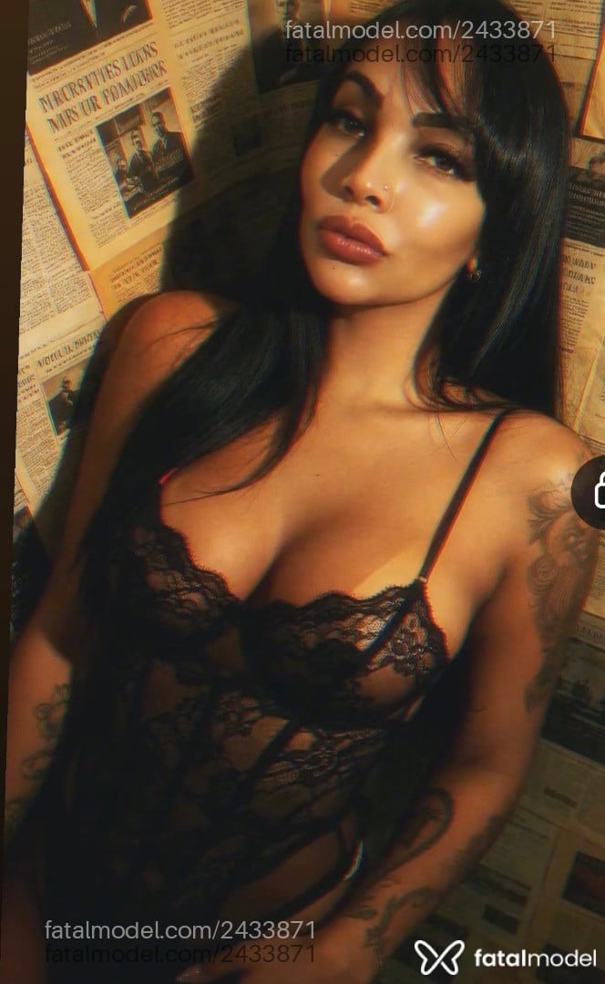 Acompanhante mulher morena (o) de olhos mel - Chocolatee