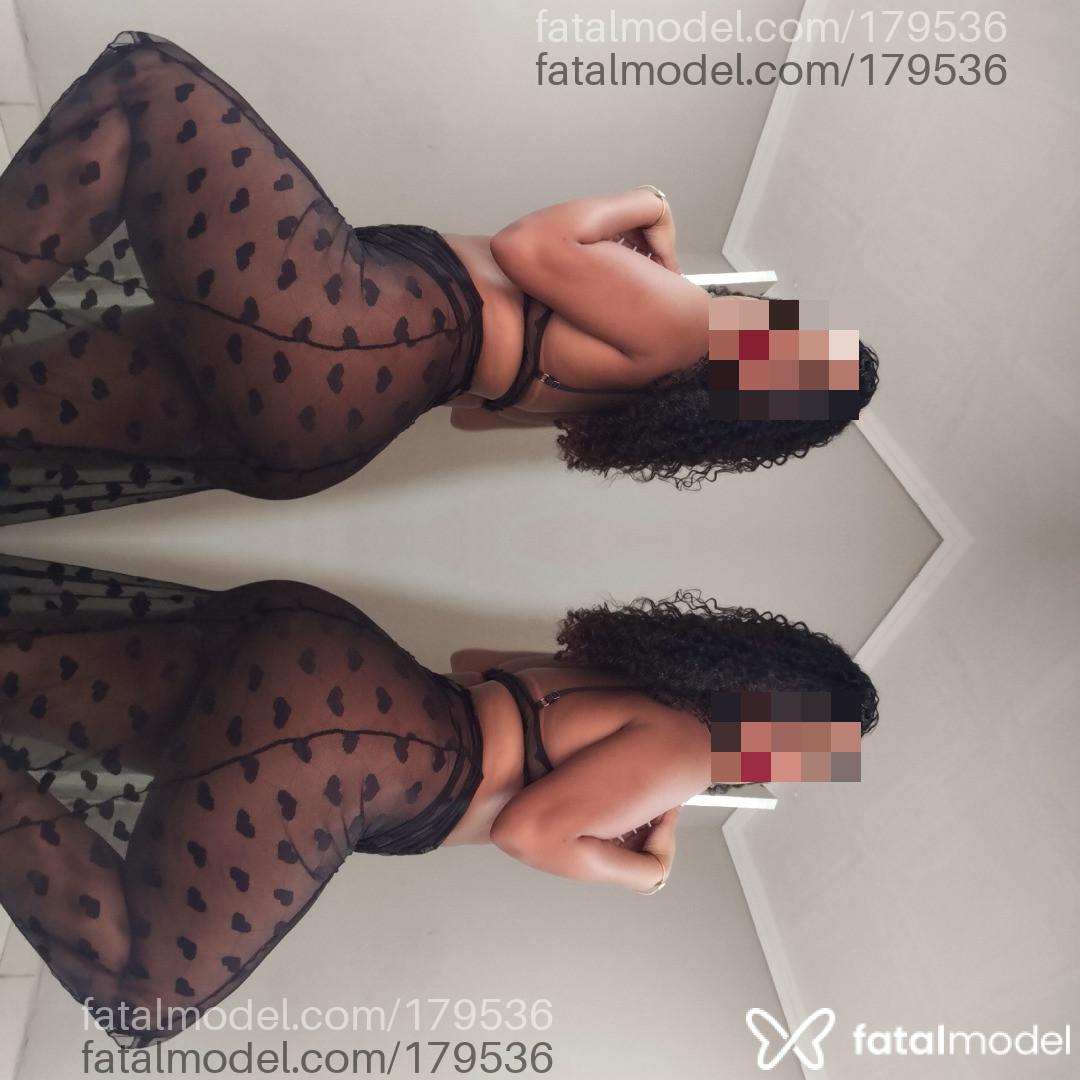 Acompanhante mulher com cabelo castanho de olhos castanhos - DADAI