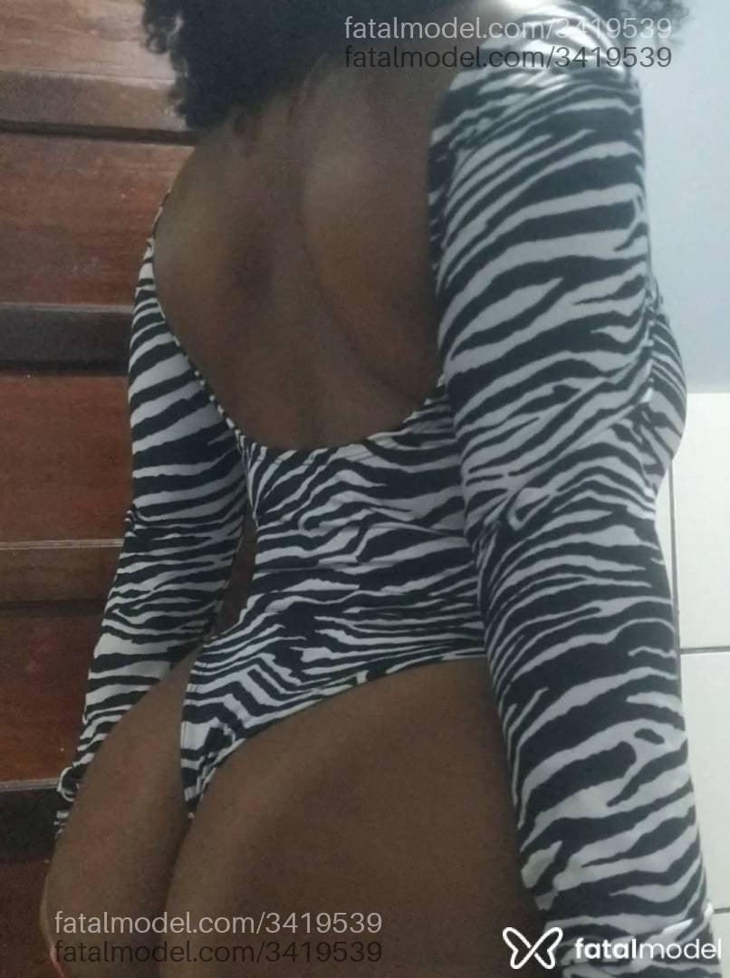 Acompanhante mulher morena (o) de olhos pretos - Lauany