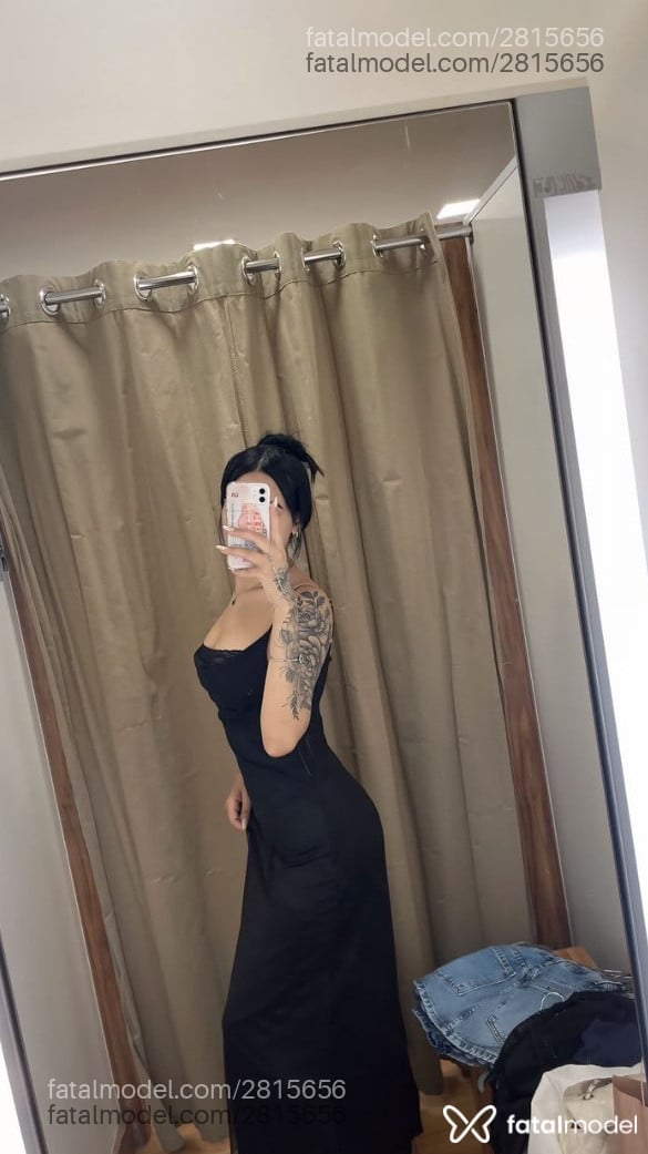 Acompanhante mulher morena (o) de olhos pretos - Cristal
