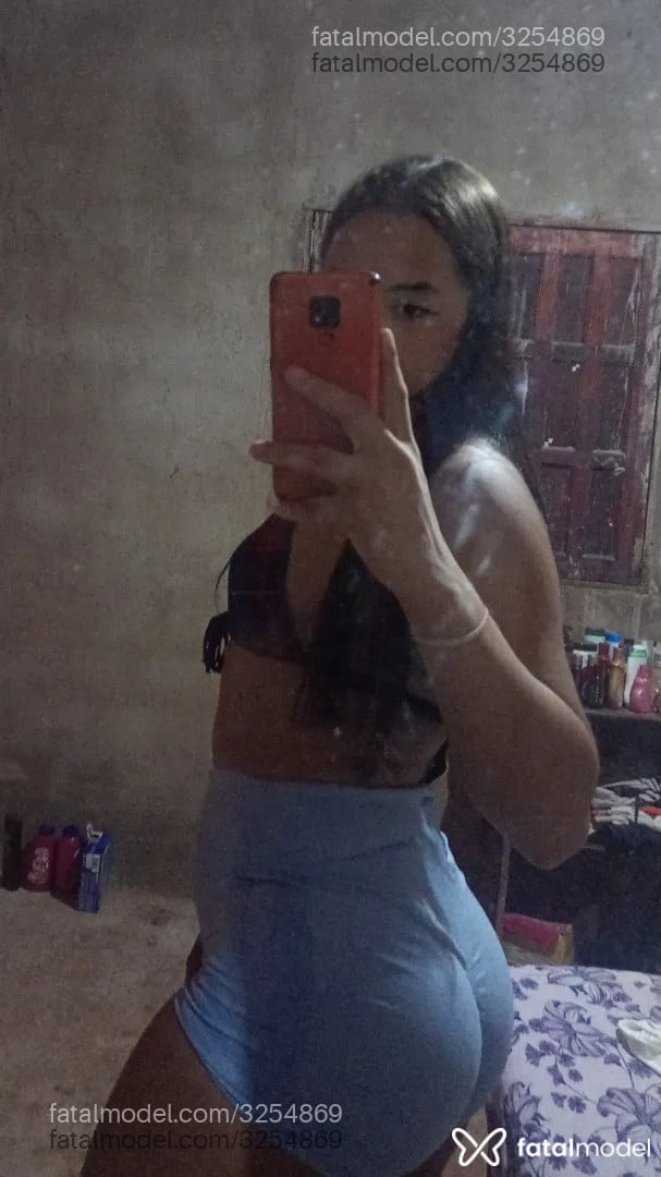 Acompanhante mulher trans morena (o) de olhos castanhos - Leticia Pereira