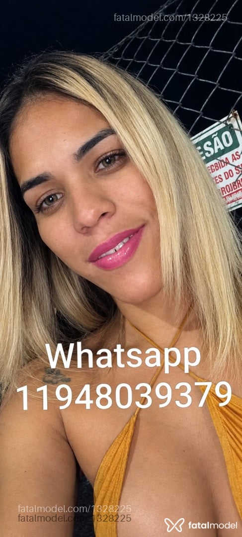 Acompanhante travesti loira (o) de olhos castanhos - Maria