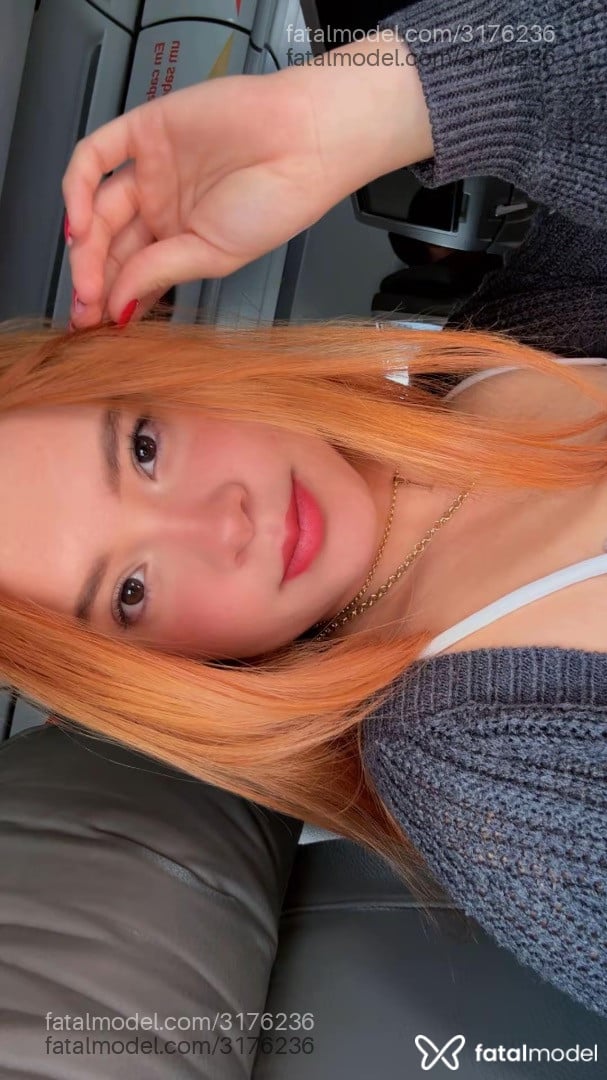 Acompanhante mulher com cabelo castanho de olhos castanhos - Helen
