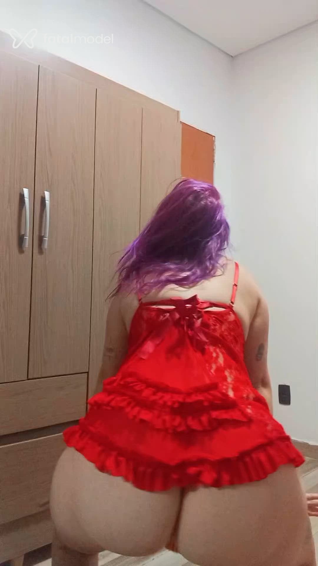 Acompanhante mulher com cabelo colorido de olhos castanhos - Lunalorys Acompanhante mulher com cabelo colorido de olhos castanhos - Lunalorys
