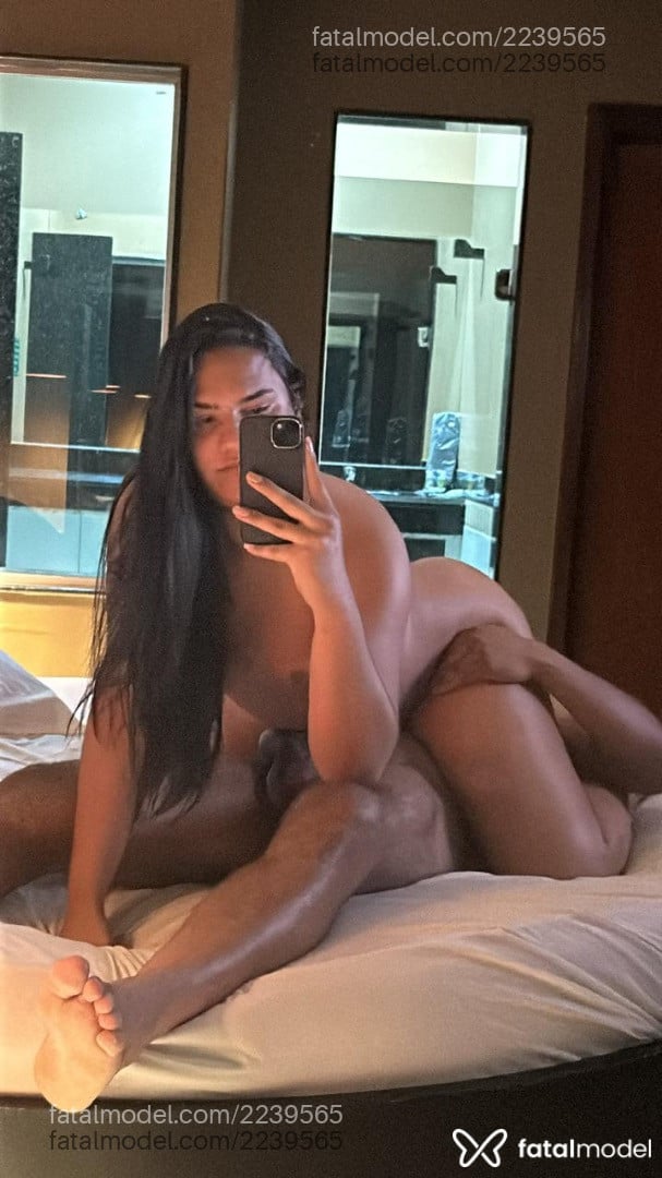 Acompanhante mulher trans morena (o) de olhos castanhos - Luiza Souza