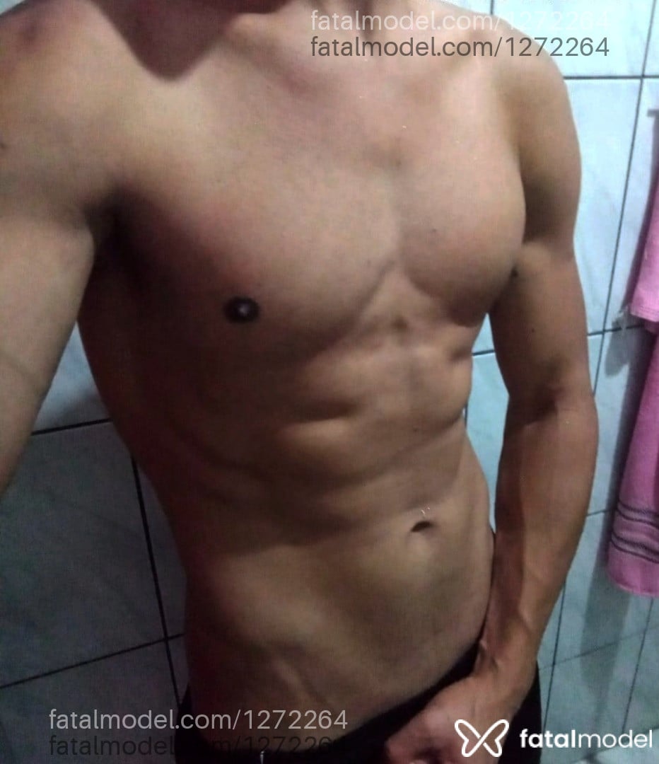 Acompanhante homem morena (o) de olhos pretos - Putto