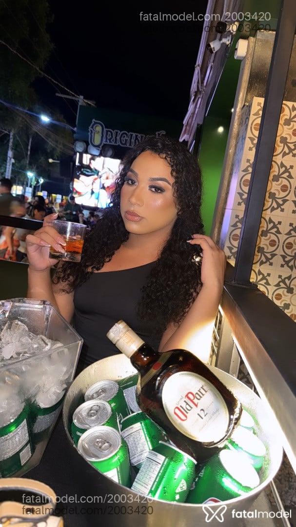 Acompanhante mulher trans morena (o) de olhos castanhos - Fernanda Silva