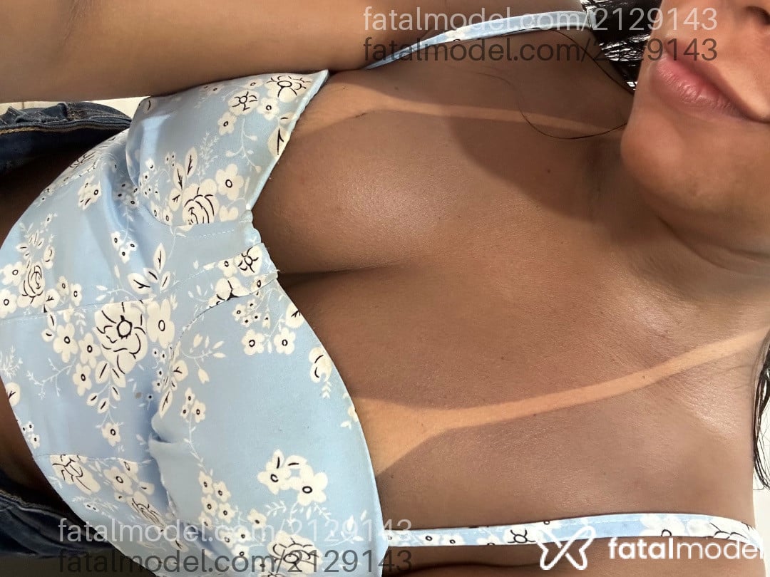 Acompanhante mulher morena (o) de olhos castanhos - Larissa