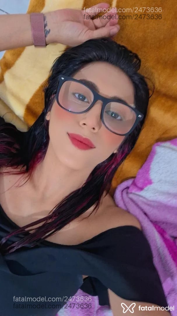 Acompanhante mulher morena (o) de olhos castanhos - Pikenah