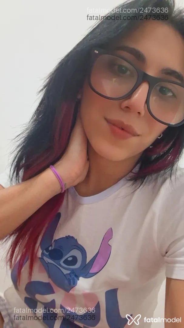 Acompanhante mulher morena (o) de olhos castanhos - Pikenah