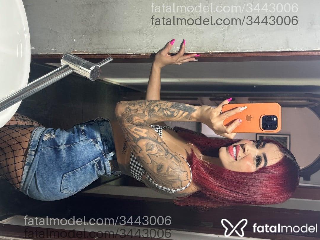 Acompanhante mulher ruiva (o) de olhos mel - Elise