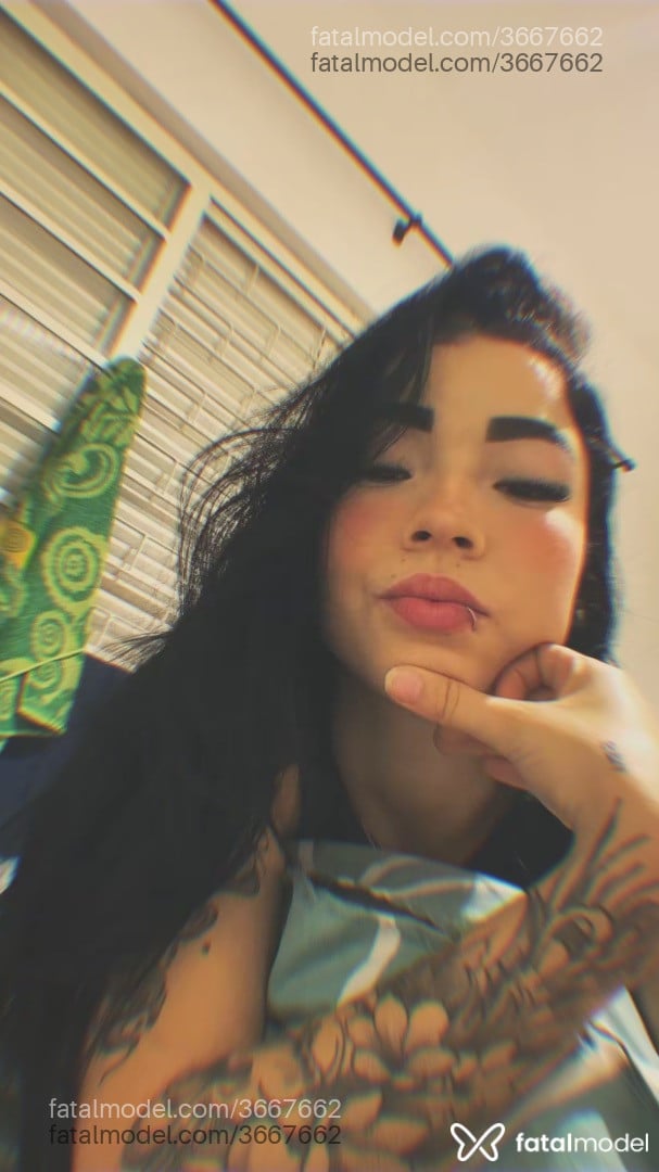 Acompanhante mulher morena (o) de olhos castanhos - Meel Andrade