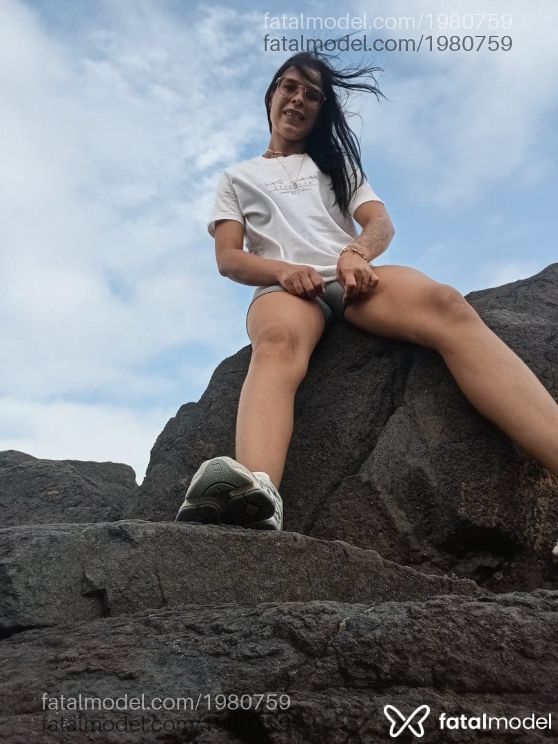 Acompanhante mulher morena (o) de olhos castanhos - Renata