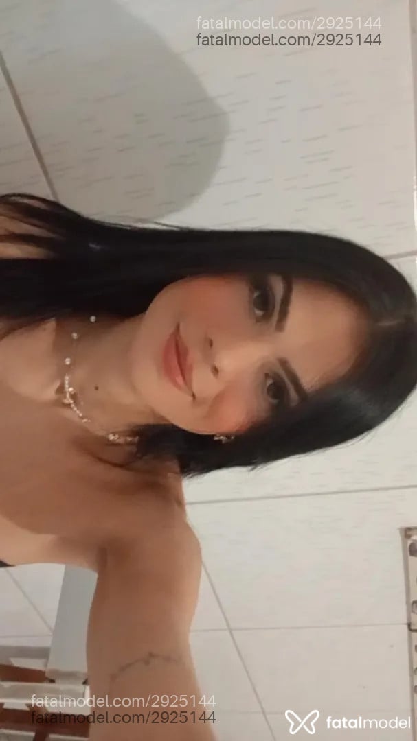 Acompanhante mulher morena (o) de olhos castanhos - Isabelle