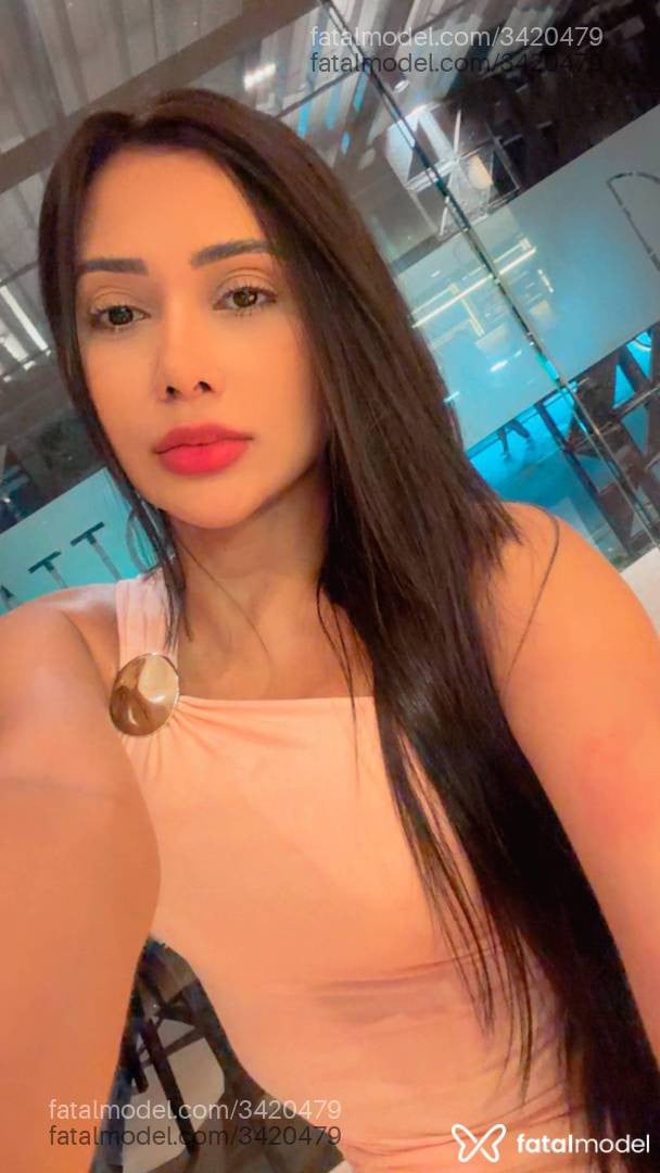 Acompanhante mulher morena (o) de olhos castanhos - Pietra Muniz