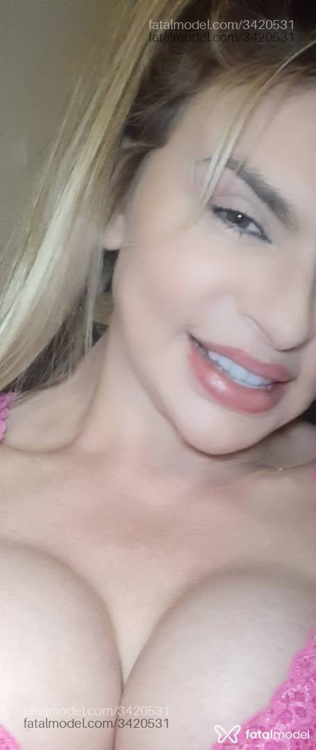 Acompanhante mulher loira (o) de olhos verdes em Virtual Acompanhante mulher loira (o) de olhos verdes em Virtual - Rafaella Oliveira