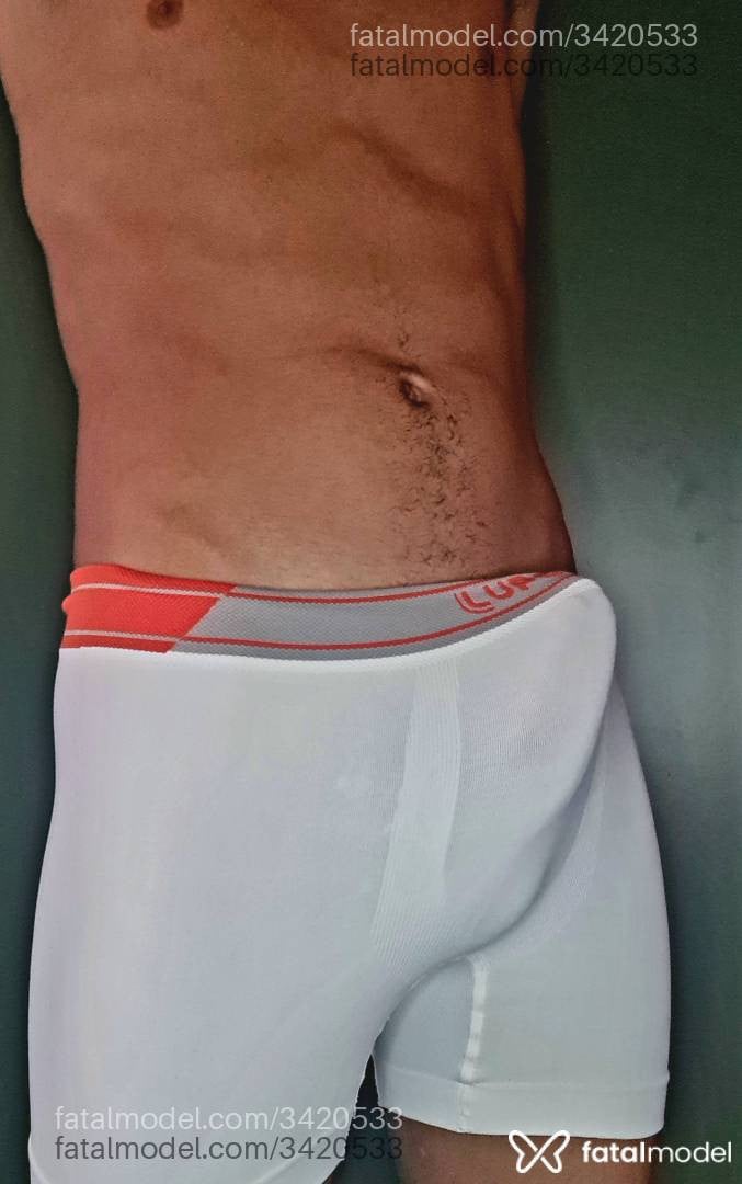 Acompanhante homem com cabelo castanho de olhos pretos - Pivet